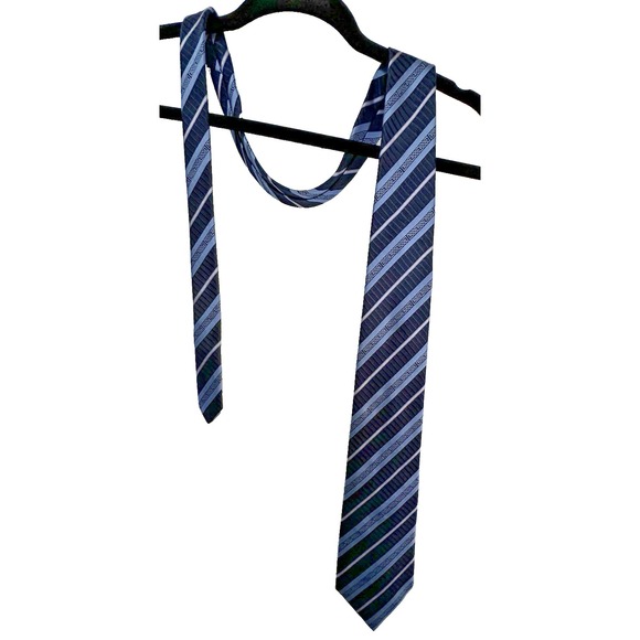 Patrick Francis Ireland Silk Tie Blue Celtic Knot Design 60" Classic Made in Ire - Picture 3 of 8